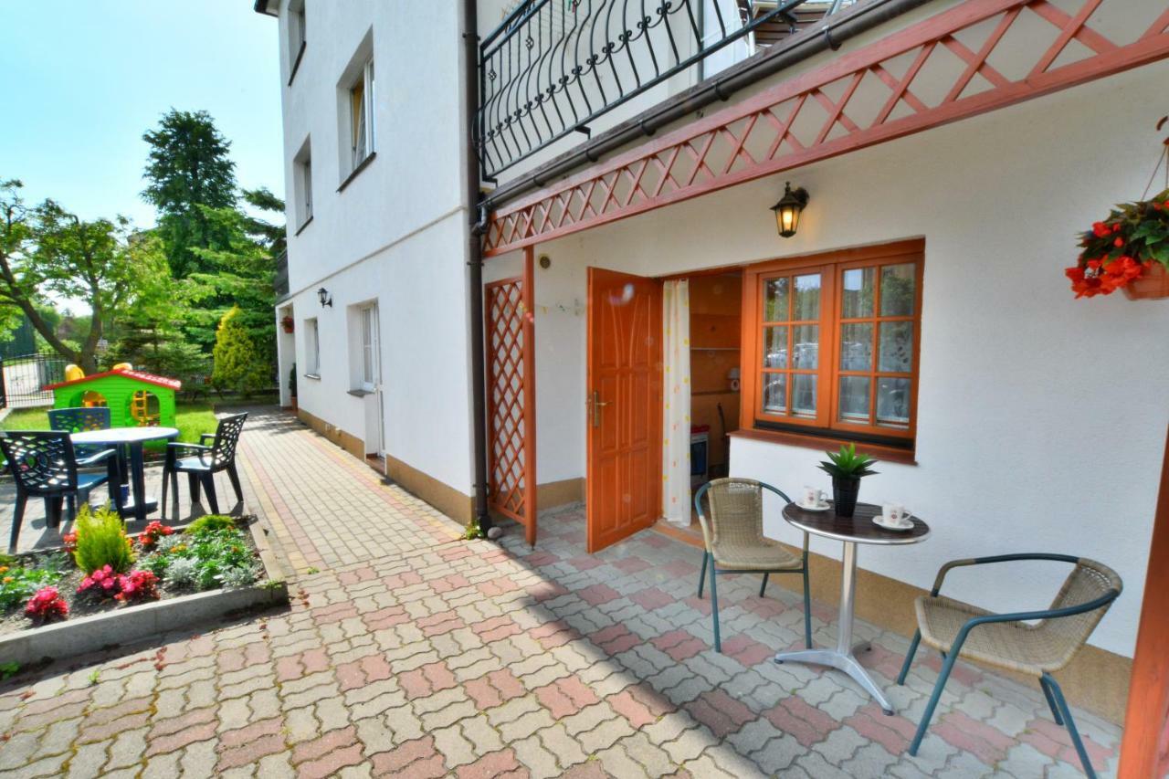 Czarmorza Pokoje Goscinne Großmöllen Exterior foto